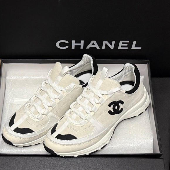 CHANEL’ Shoes - ✨ Chanel White & Black Suede CC Logo Sneakers ✨